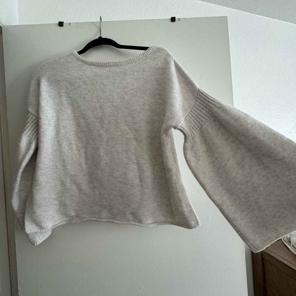 Lou & grey bell sleeve sweater size small
